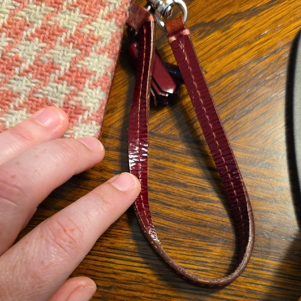 Coach Vintage Hamptons Houndstooth Wristlet - Picture 8 of 8